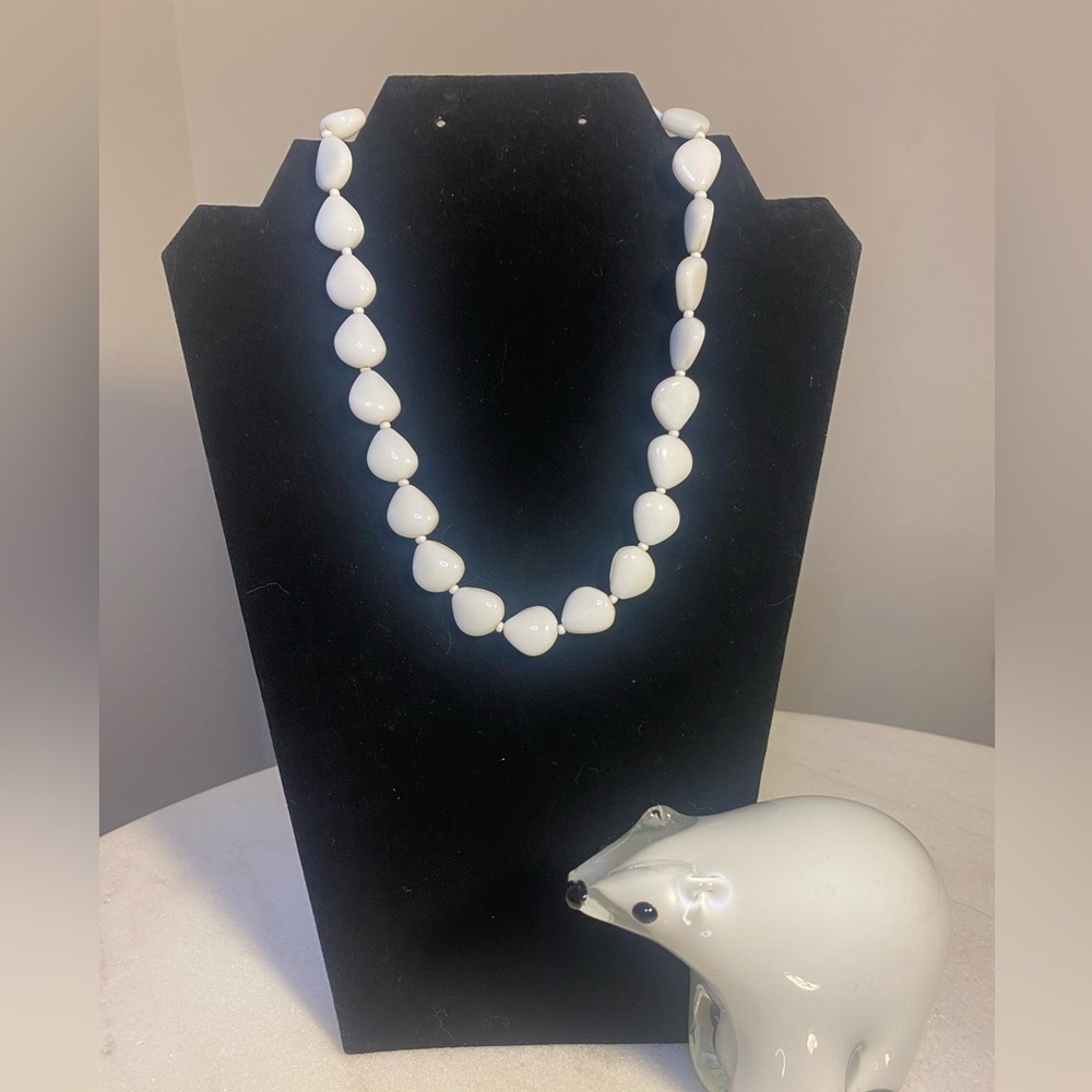 Vintage White Glass Teardrop Necklace – 16”long